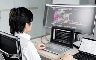 余姚 api php源码,下载的php源码怎么运行呢？